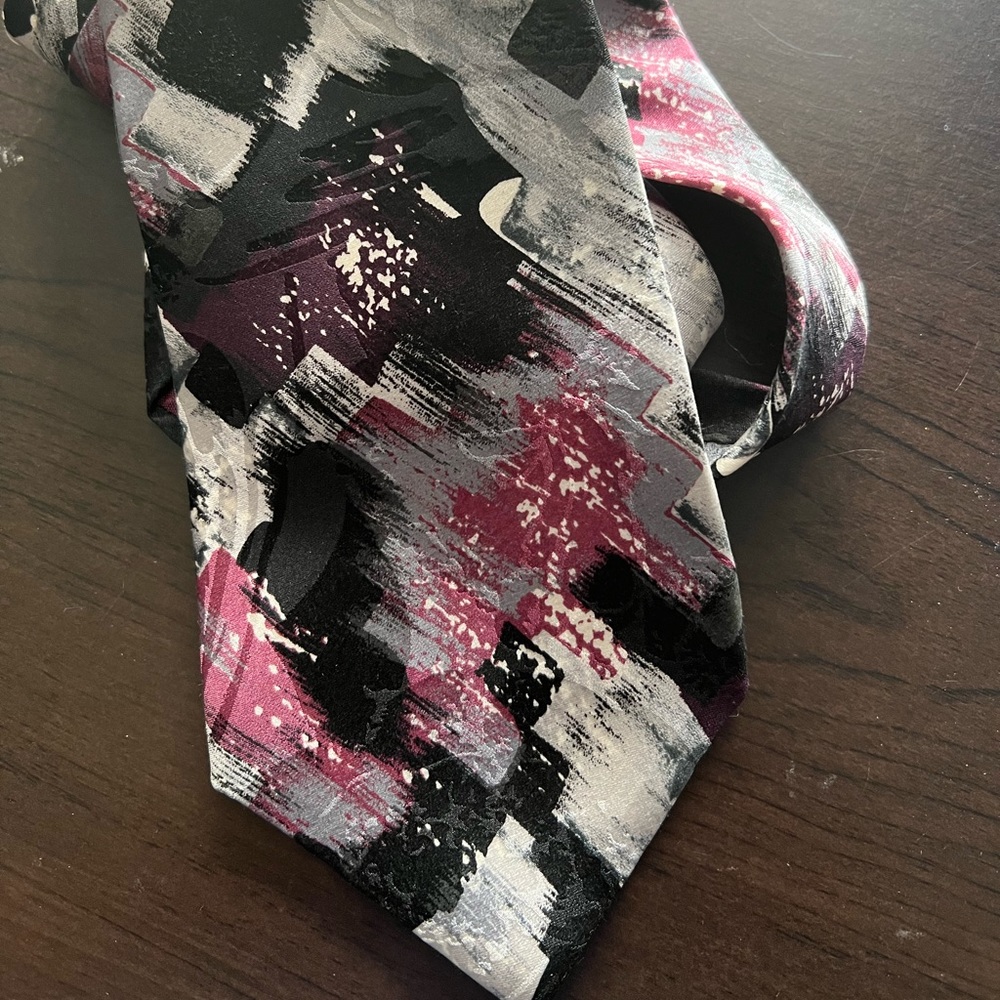 JT Beckett 100% silk tie. 58”
